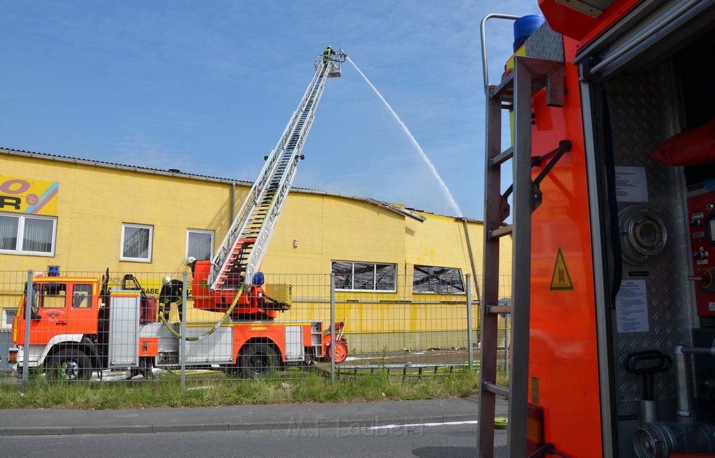 Grossfeuer Poco Lager Koeln Porz Gremberghoven Hansestr P888.jpg - Miklos Laubert